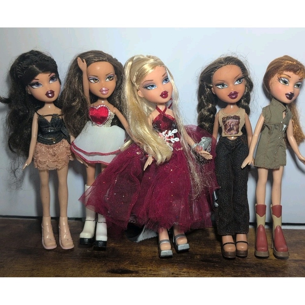 Bratz Dolls Lot Of 5 2001-2004, Vintage Wild Wild West, Express It, Winter Ball+